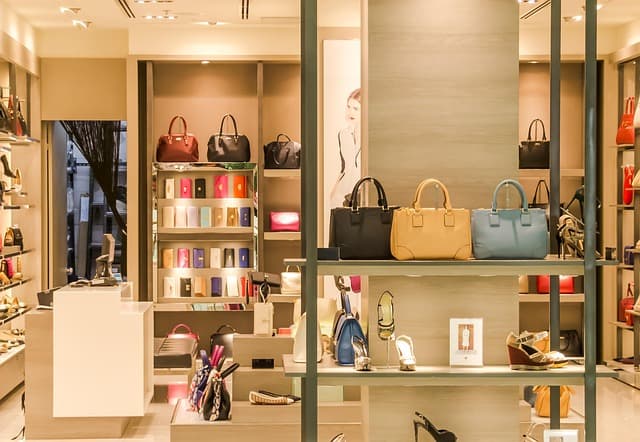Cómo Ahorrar Inteligentemente en tus Compras de Ropa: Estrategias Clave